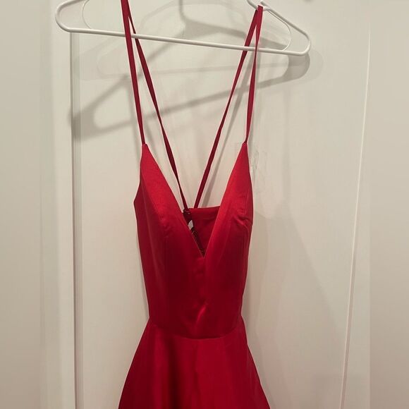 La Femme Strappy Back Satin Ballgown in Deep Red.Size 2 - Picture 8 of 16